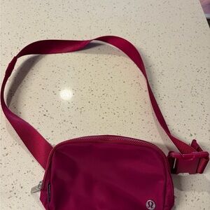 lululemon athletica Fuchsia Everywhere Belt Bag